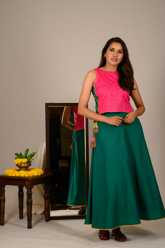 Kaasni Crop top and Skirt Set