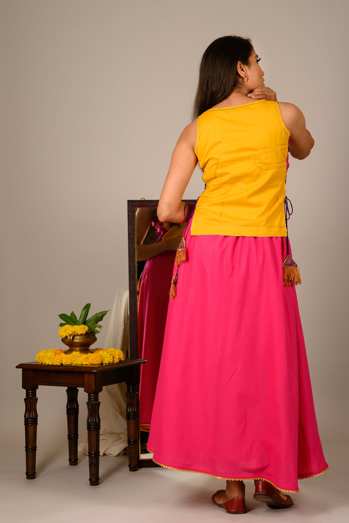 Kaasni Crop top and Skirt Set