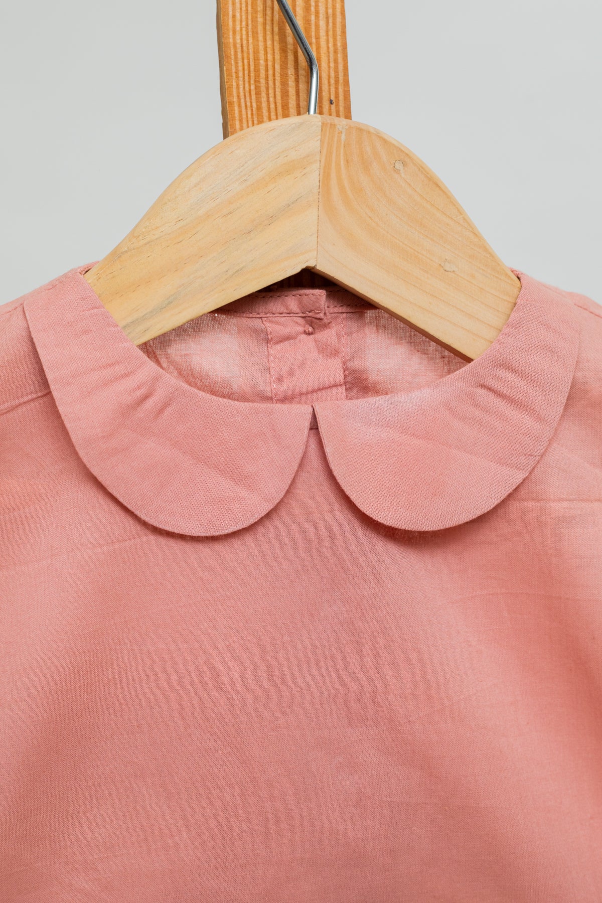 Pooh Blush Peter Pan Collar Top and Grey Shorts for Kids – The August Co.