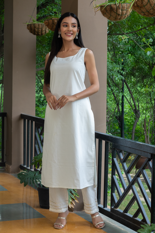 Anika White Cotton Kurta and Pants - Set