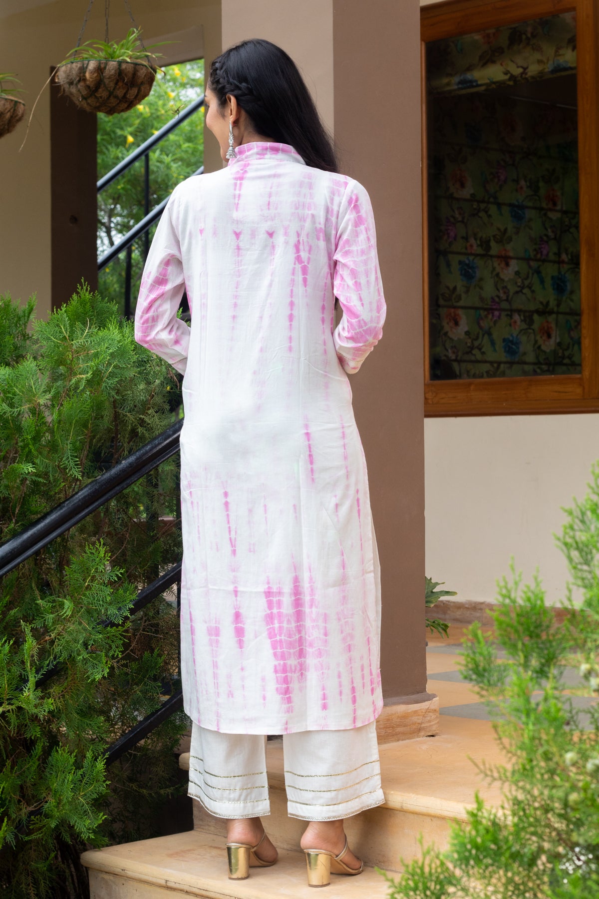 Charvi White Pink Tie Dye V-Neck Kurta and White Flared Pants - Set