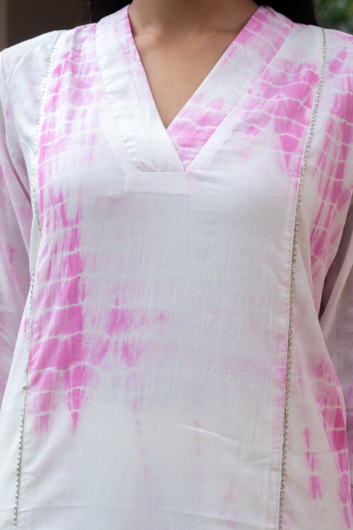 Charvi White Pink Tie Dye V-Neck Kurta and White Flared Pants - Set