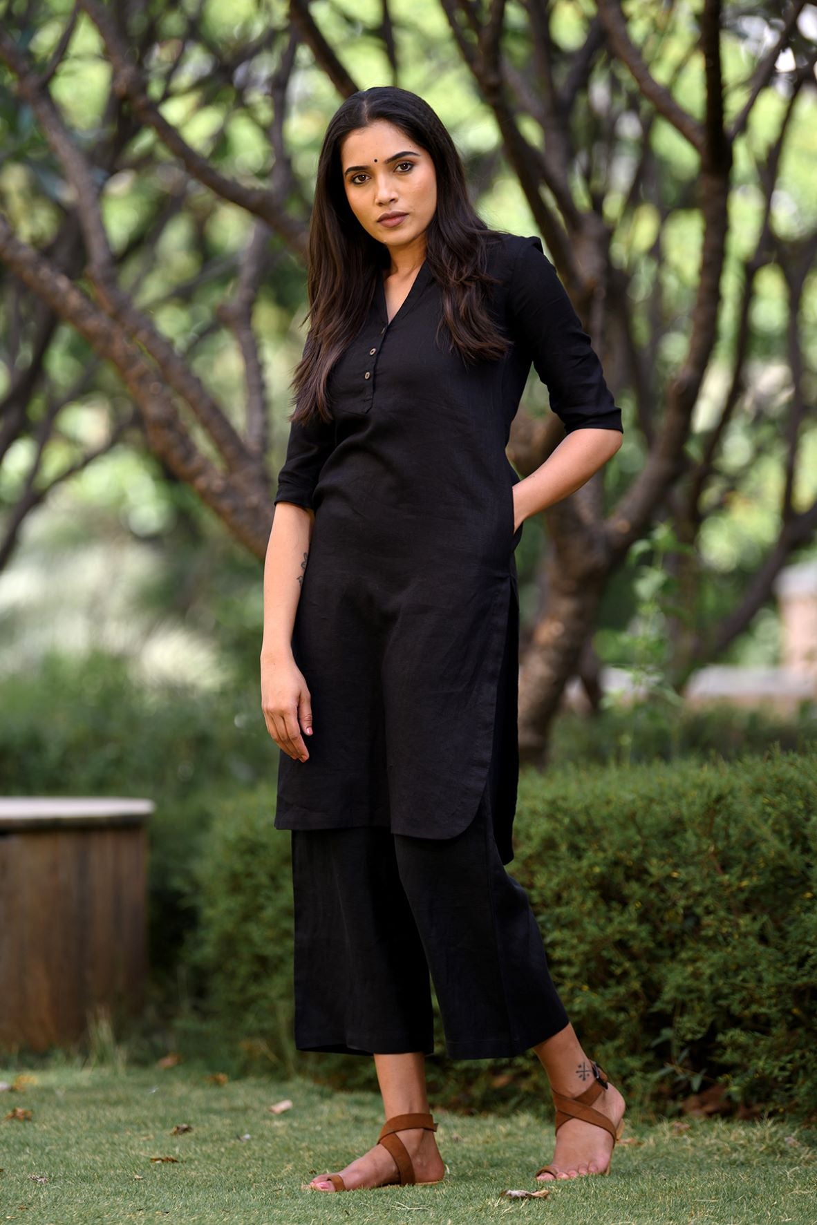 Buy Women Black & White Yoke Design Kurta with Trousers online | Looksgud.in