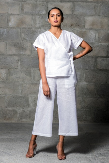 Debbie White linen cropped pants